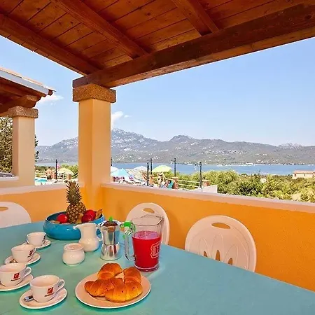 Stella Di Gallura Aparthotel 3*