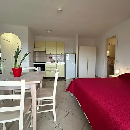 Stella Di Gallura Lägenhetshotell 3*