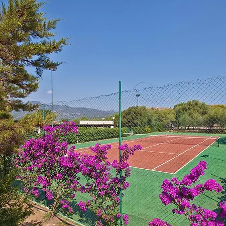 Stella Di Gallura Aparthotel 3*